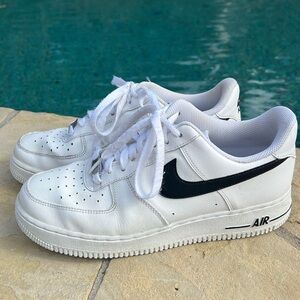 Nike Air Force 1 Tennis Shoes